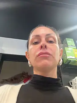 ainaht – webcam model profile photo