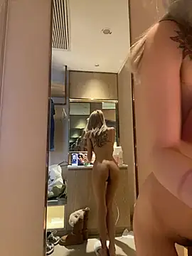 Sunflower-77 Live Webcam on Stripchat