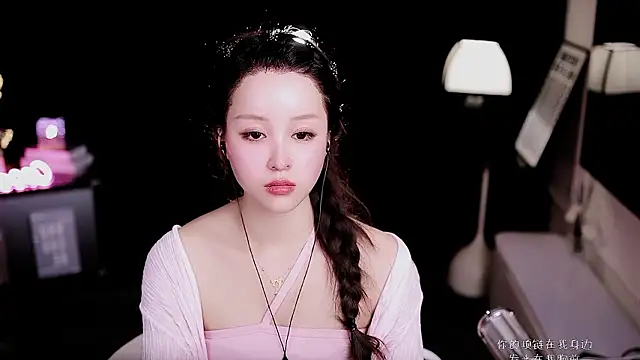 美女coward_by在线直播