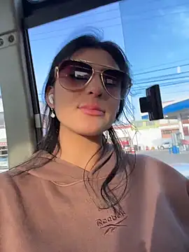 Webcam Model (fiorella_paris)  is live.Free join now!