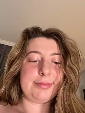 curvyflawless webcam