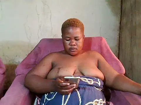 bustyass93 - Bustyass93's free webcam - UK Sex Cams