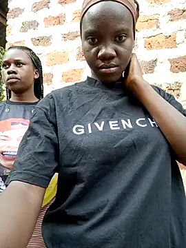 Black_juicy24 webcam