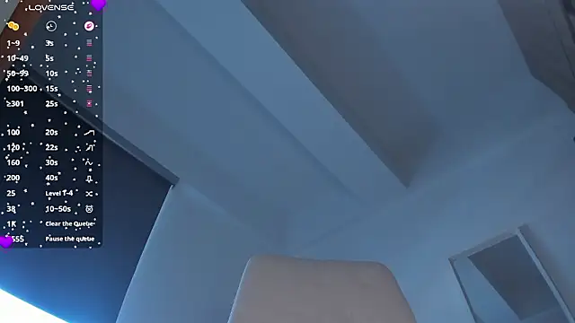 laura-hills18 webcam