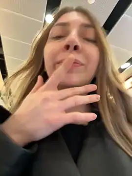 sunny___bunny (F young) - keep me wet around strangers