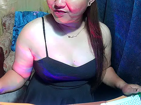 yumi-meya (F young) - show boobs