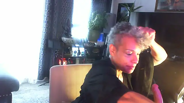 CeceilaMoon Live Webcam on Stripchat