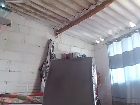 Larry-n-clouds webcam