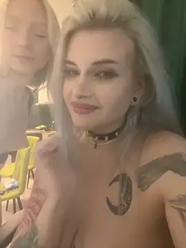 DriveThruDolls webcam