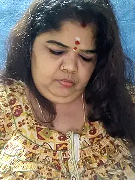 tamilthanushri (F milf) - Boobs flash