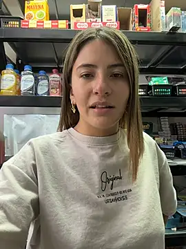 andrea_19blonde (F young) - Show fingering pussy