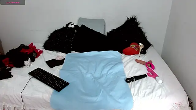 Lunasquirt1985 webcam