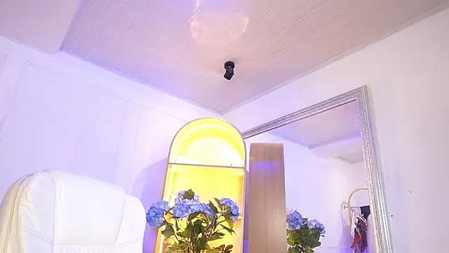 elasummer (F young) - 💜 Oil on ass and spank💜