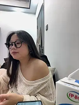 美女queban03在线直播