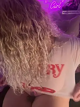 CurvyAnonymousGirl89 webcam