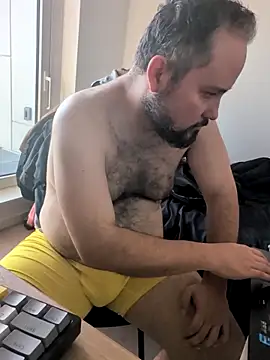 hairy_bear86 (Ask my age) - Will cum at goal
