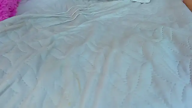 alahia_betancurx webcam