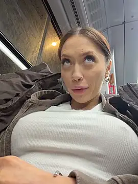 estalavista (F young) - Tight cameltoe and rub pussylips