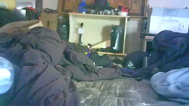 ON3YOULLN3VER_FIR3 webcam