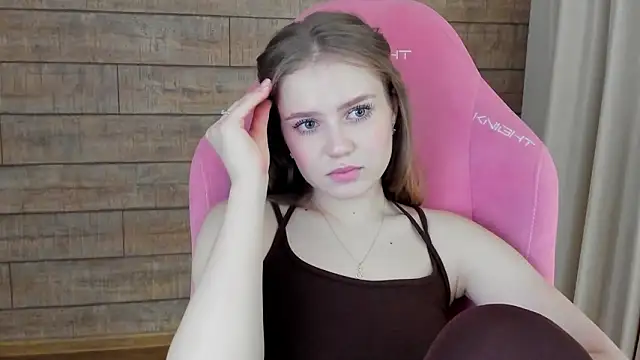 SelinSwarovski webcam