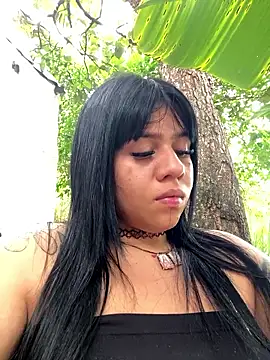 Luna_bigtitss777 webcam