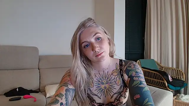 tattoobbgirl webcam