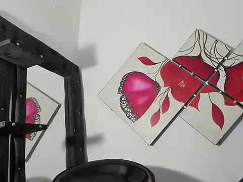 Alexishugecock webcam