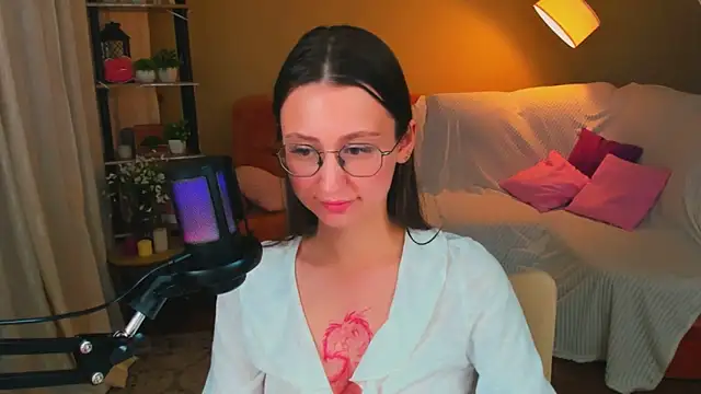 YourLovellyStory webcam