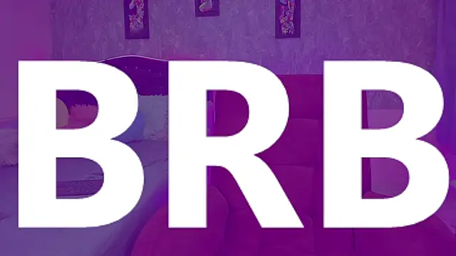 Lauren_smiles webcam