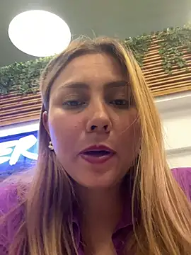 sirel_ (F young) - taking off my panties in the mall😈