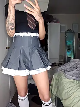 lucymiax (F young) - Rub and spit on tits😘