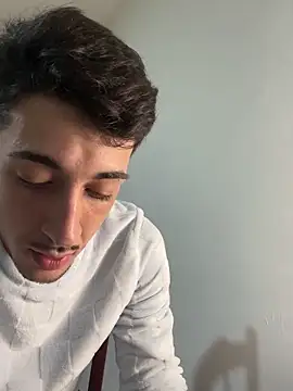 angelprivvt (M young) - T-shirt and pants off