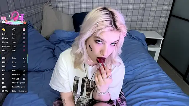 Webcam Model (LolaDollyMur)  is live.Free join now!