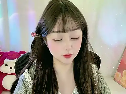 Webcam Model (CLaire-5)  is live.Free join now!