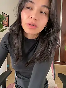 Adriennesexxx webcam