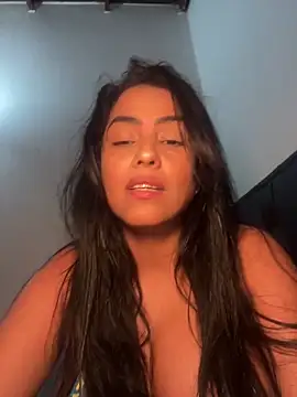 yescordero (F milf) - Bikini Change