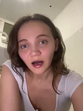 theyourl - TheYourL's free webcam - UK Sex Cams