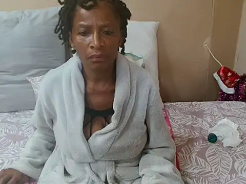 sugarpoppy24xxx (F mature) - PLEASE PRESENT FOR NEW YEAR WITH HOT ASS