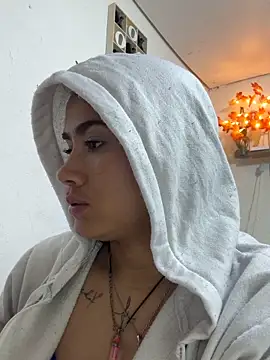 sweet__nurse1 (F young) - WET MY PANTS 💦😈