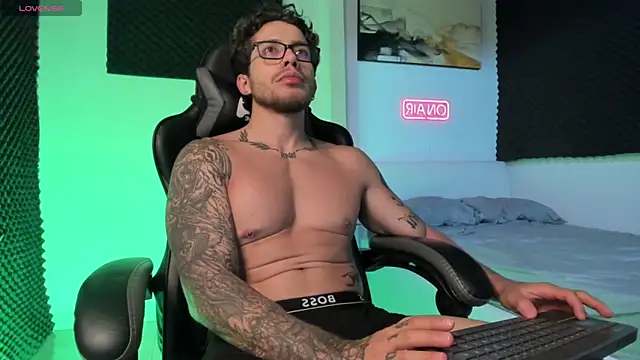 LucianSinclair webcam