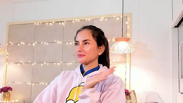 violethilton - VioletHilton's free webcam - UK Sex Cams