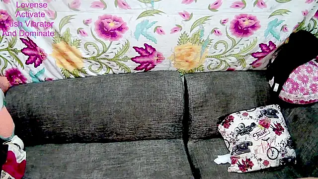 Bonnie_and_wizkhal webcam