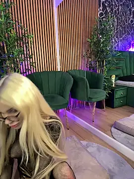 barbiekara (T teen) - oil on boobs