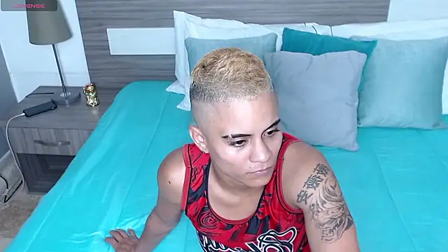 Liiamthompson webcam