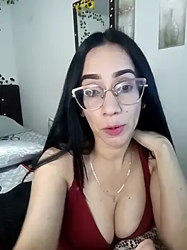 YaraDuartee webcam