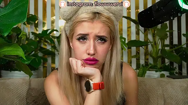 FlowweerGirl webcam