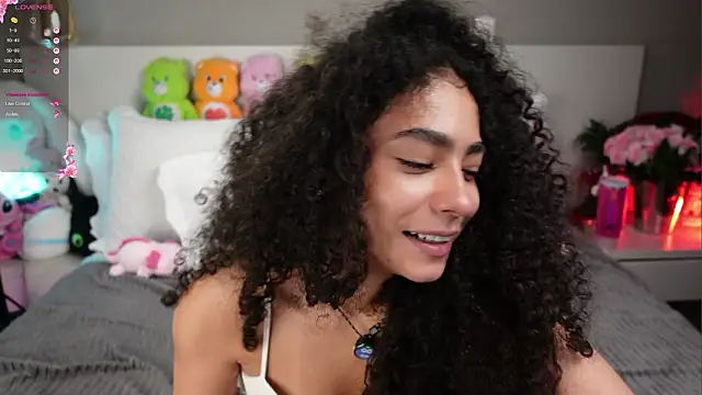 Victoria_Curly webcam