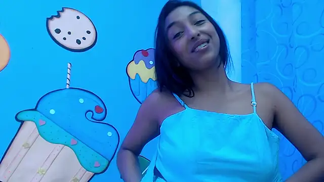 skinnysexzara18 webcam