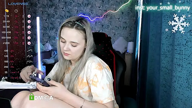 Your_small_bunny webcam