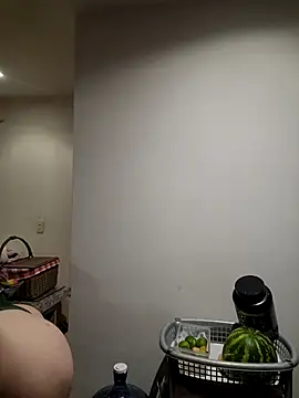 _monicab (F young) - show boobs